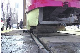 Трагедия в Борщаговке: трамвай переехал пенсионера